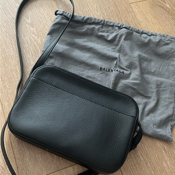 Balenciaga Everyday Camera Bag Medium - Black - Picture 2 of 4